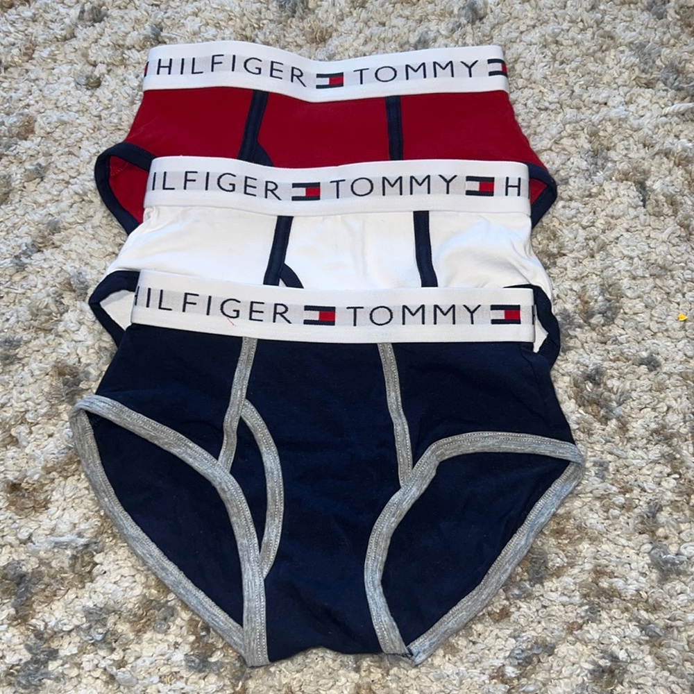 Kids 3 pack Tommy Hilfiger boxers - red, white, navy. Size 6-7.